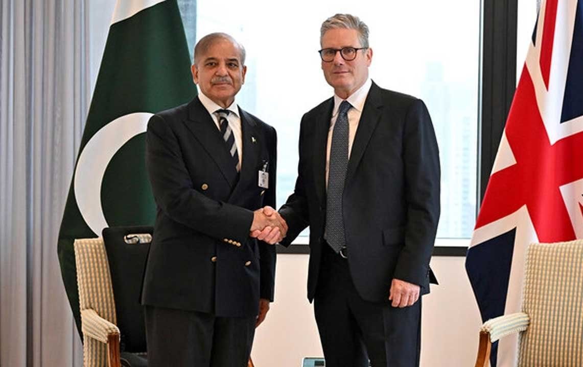 د پاکستان لومړي وزیر خپل برېتانوي سیال ته د رسمي سفر بلنه ورکړه