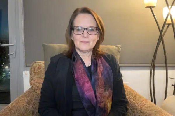 پخوانۍ امریکایۍ چارواکې:دا فکر کول چې هبتالله به امریکا ته د بګرام اډه پرېږدي خندوونکې ده