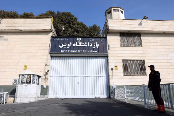 د تهران په زندانونو کې څه کم دوه زره تنه افغانان د بند شپې سبا کوي