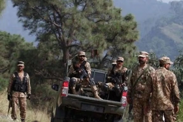 په خېبرپښتونخوا کې ۷ پاکستاني پوځیان او ۱۹ وسلهوال وژل شوي