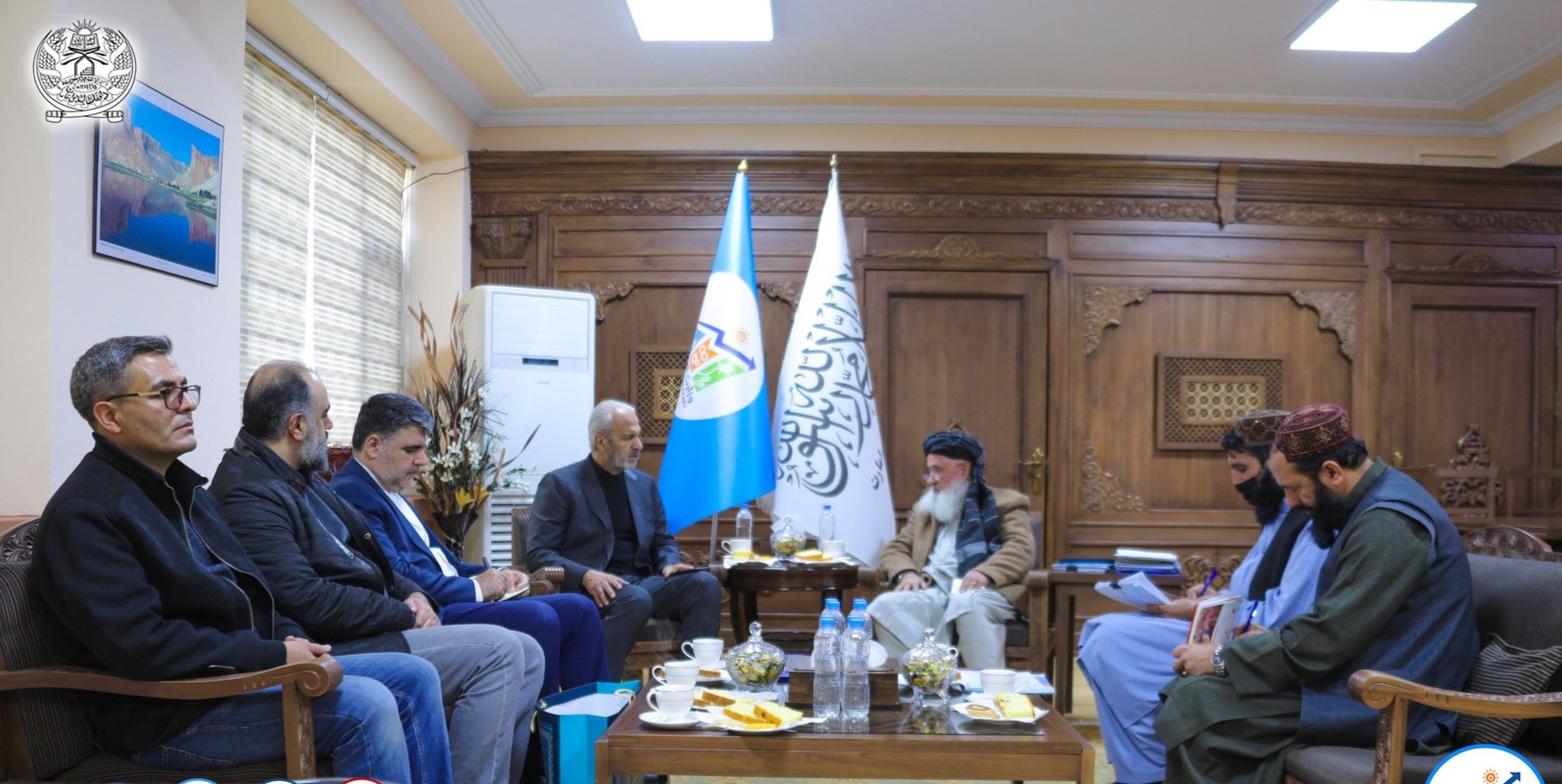 د طالبانو د اقتصاد وزیر د ایران له سفیر سره د اقتصاد او کډوالو د وضعیت په تړاو خبرې وکړې