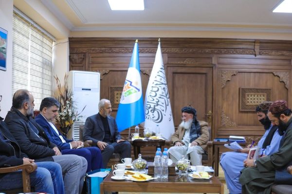 د طالبانو د اقتصاد وزیر د ایران له سفیر سره د اقتصاد او کډوالو د وضعیت په تړاو خبرې وکړې