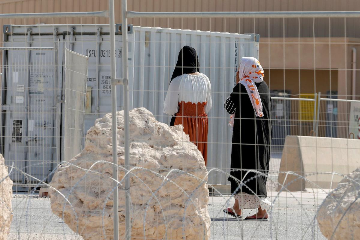 یک عضو کانگرس امریکا می‌گوید ترامپ کمپ مهاجران افغان در قطر را تعطیل می‌کند
