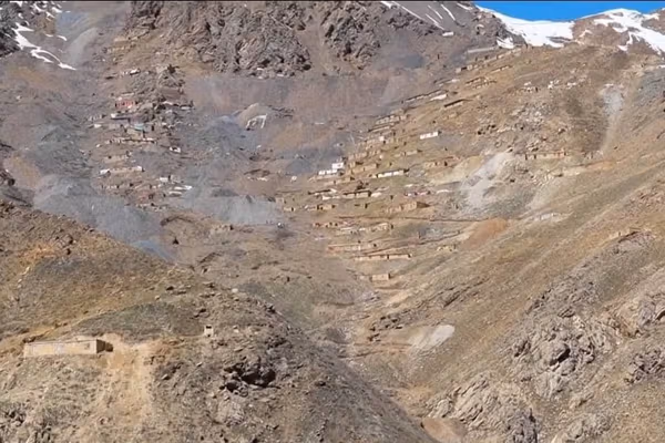 طالبان از کشف یک معدن سنگ قیمتی در پنجشیر خبر داد