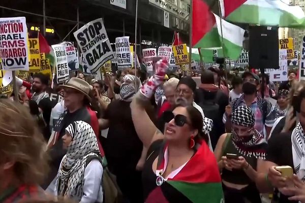 د ملګرو ملتونو عمومي غونډې ته د نتانیاهو د وینا پرمهال نیویارک کې لاریون شوی