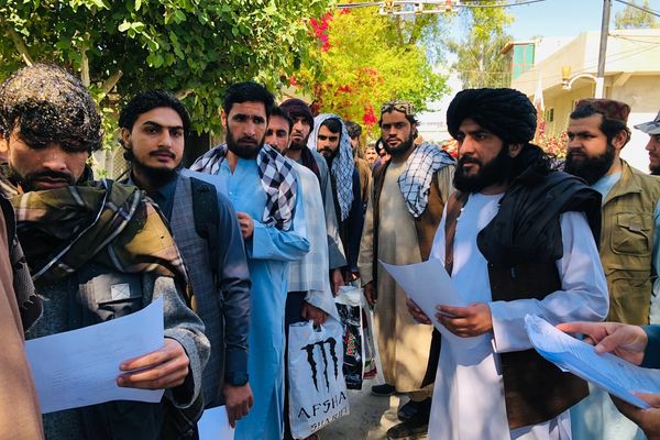 طالبانو د ننګرهار او هلمند له زندانونو ۹۷۳ بندیان خوشې کړل