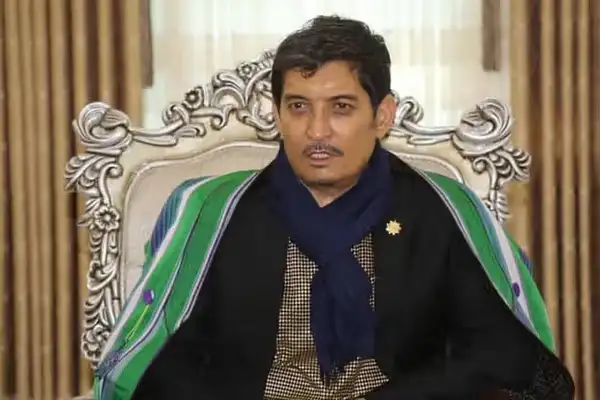 عباس ابراهیمزاده له ۱۱ میاشتني بند وروسته د ازبکستان له زندان نه خوشی شوی