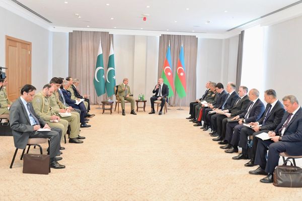 شهباز شریف او عاصم منیر د اذربایجان له ولسمشر سره د ستراتیژیکو همکاریو پر پراختیا خبرې کړې
