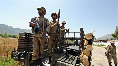 د پښتونخوا په دوو بېلابېلو پېښو کې درې پاکستاني پوځیان او یو پولیس وژل شوي