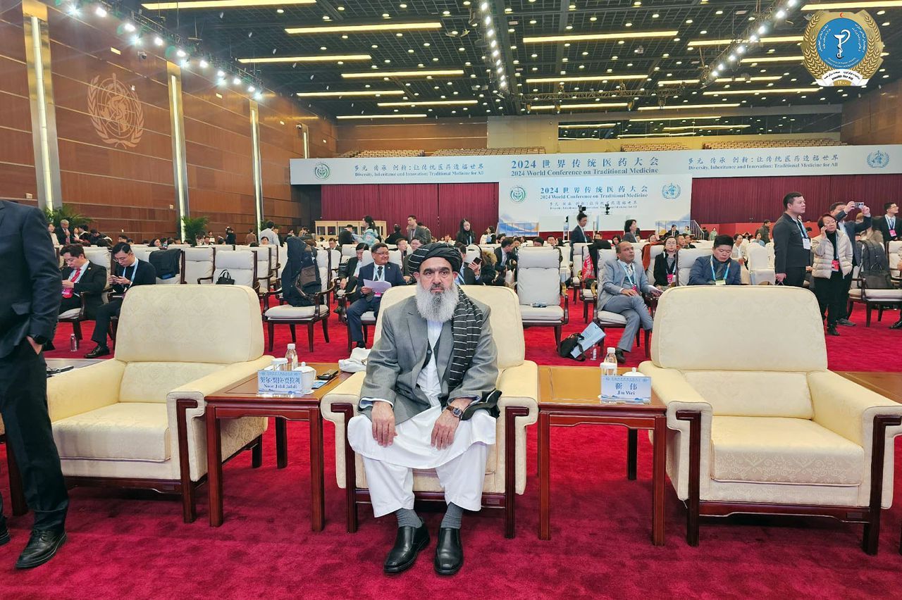 منع تحصیل دختران در موسسات پزشکی؛ وزیر صحت طالبان بر "طب سنتی" تاکید کرد