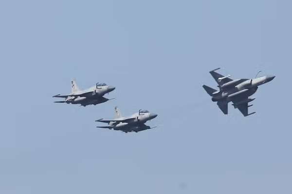 Taliban, Pakistan Trade Strikes For Fifth Straight Day