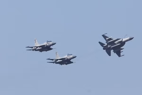 Taliban, Pakistan Trade Strikes For Fifth Straight Day