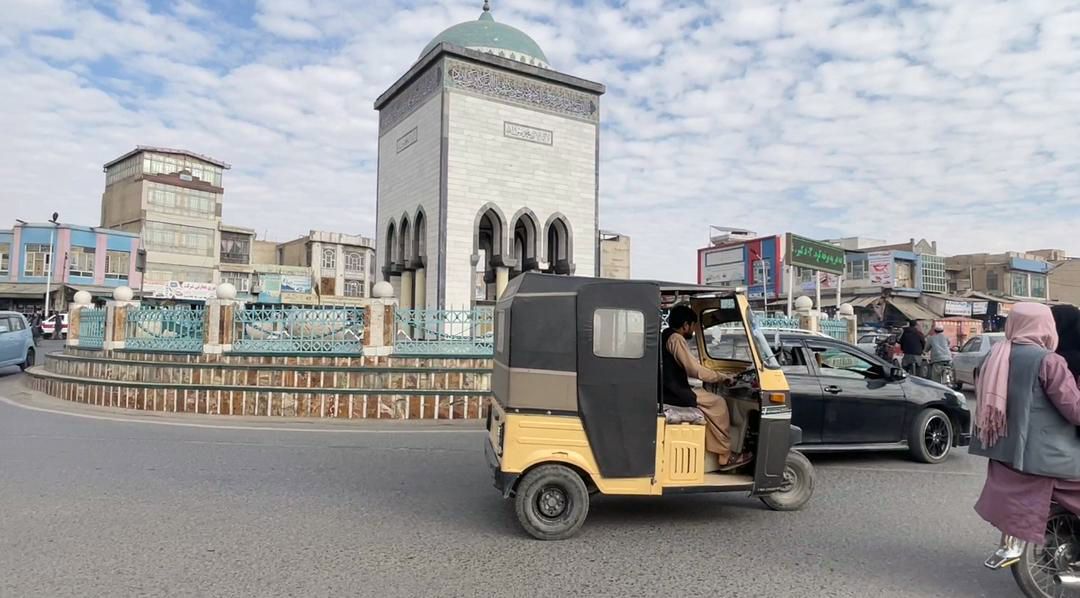 طالبانو په کندهار کې له خلکو غوښتي چې د استسقاء لمانځه لپاره دې دوکانونه او مارکېتونه وتړي