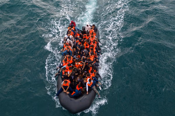 بریتانیا میخواهد با تغییر قوانین، «جذابیت» مهاجرت به این کشور را کاهش دهد