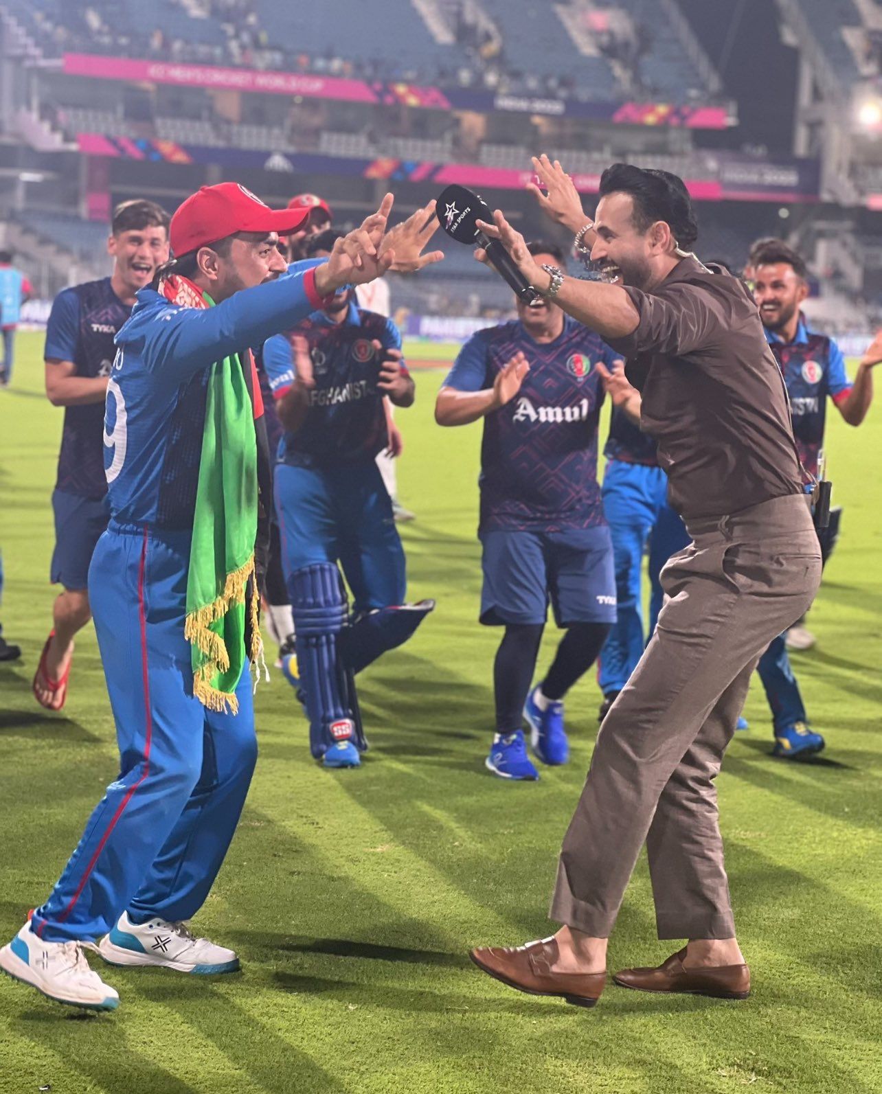 د افغانستان کرېکټ ملي لوبډلې تاریخي بری؛ نړیوال يې ستايي او پاکستان يې خواشینی کړی