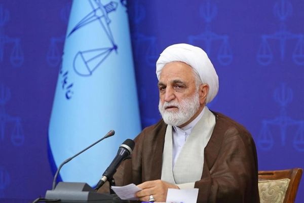 غلام حسین محسني: ایران به د امریکا او د علي خامنهيي د وژلو د عاملانو ګرېوان پرېنږدي