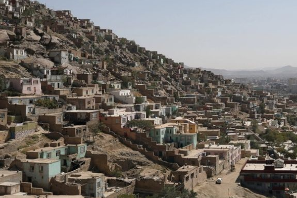 باکو کې کارپوهان په افغانستان کې د نارسمي مېشت ځایونو په اړه شته ننګونې څېړي
