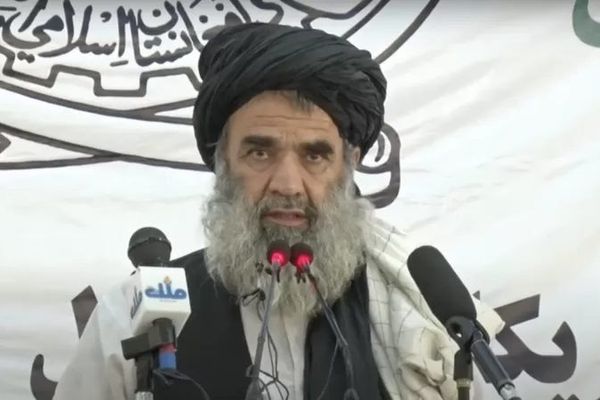 د طالبانو پوهنې وزیر: پاکستان ځمکنۍ جګړه کې تېښته کوله خو د الوتکو ځواب مو یې نه درلود