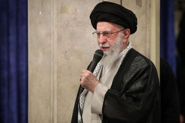 رهبر جمهوری اسلامی: مشکل ایران با امریکا حلشدنی نیست