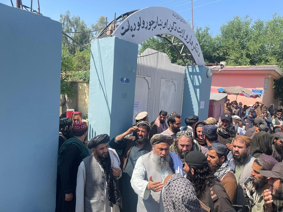 طالبان: په ننګرهار کې پر څه باندې ۳۰۰ راستنو شویو کډوالو کورنیو د استوګنې نمرې ووېشل شوې