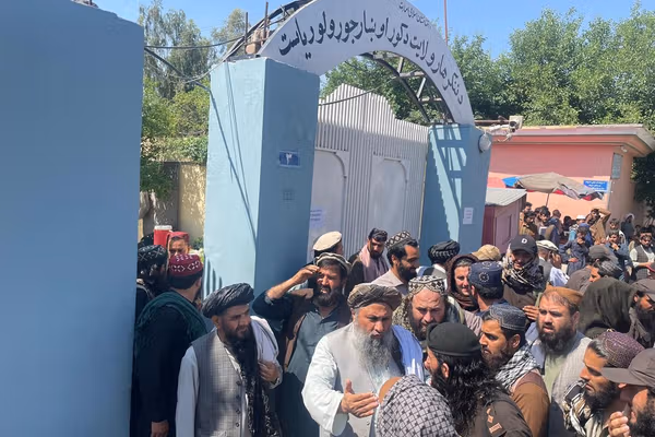 طالبان: په ننګرهار کې پر څه باندې ۳۰۰ راستنو شویو کډوالو کورنیو د استوګنې نمرې ووېشل شوې