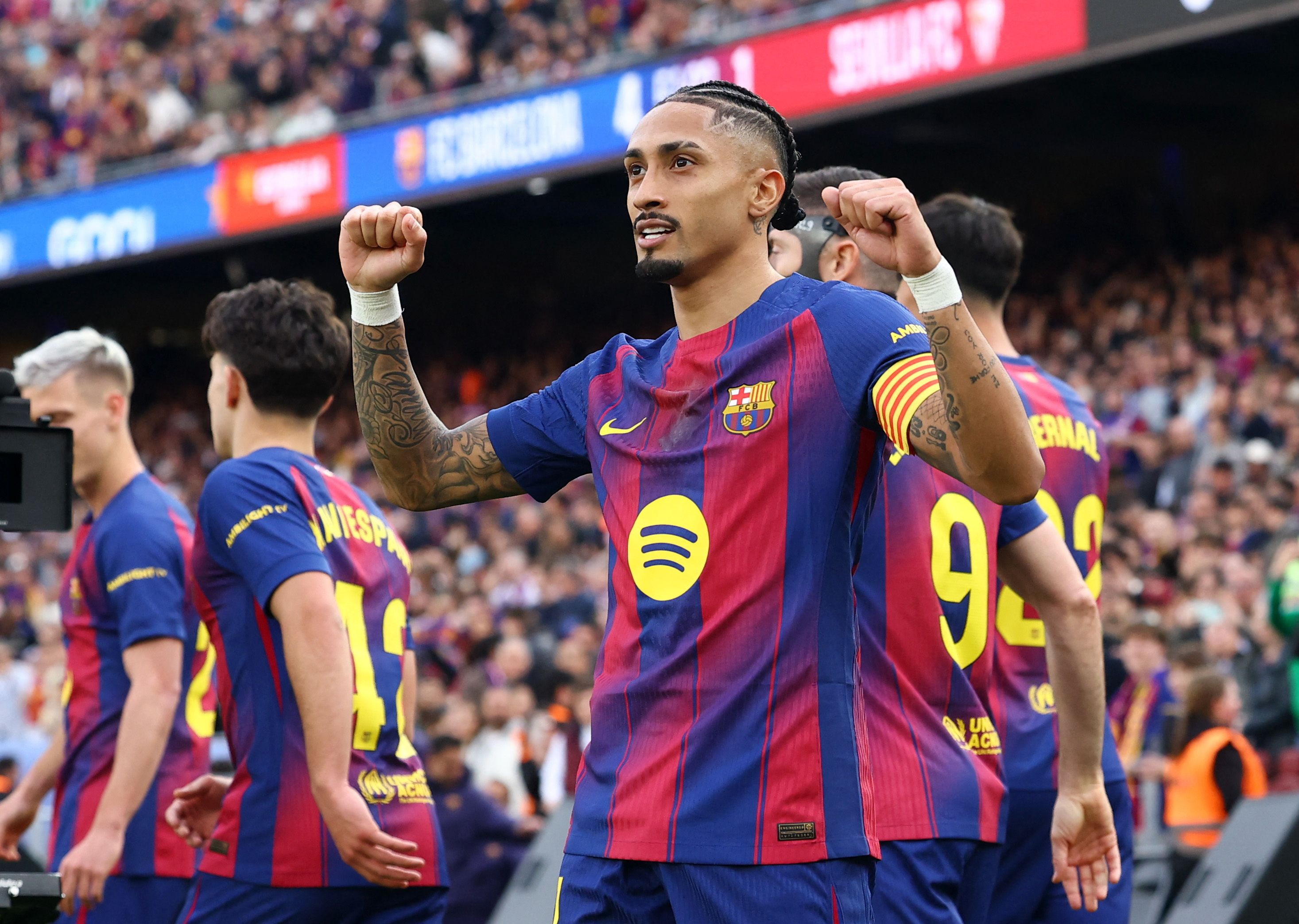 پیروزی پرگل بارسلونا مقابل سویا با هت‌تریک رافینیا در نیوکمپ