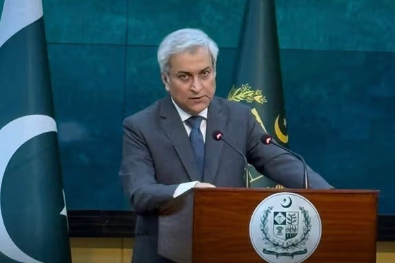 پاکستان د ارومچي په ناسته کې له طالبانو څخه د وسلهوالو ډلو پر وړاندې د اقدام غوښتنه لري