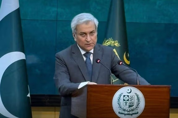 پاکستان د ارومچي په ناسته کې له طالبانو څخه د وسلهوالو ډلو پر وړاندې د اقدام غوښتنه لري