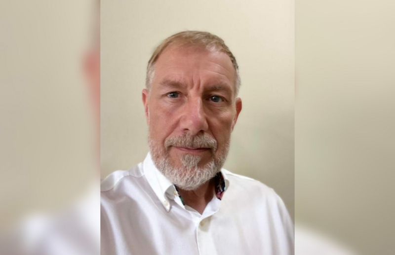 روزنامه دیلی‌میل: کوین کورنول، پزشک بریتانیایی در بازداشت طالبان از سنگ کلیه رنج می‌برد 