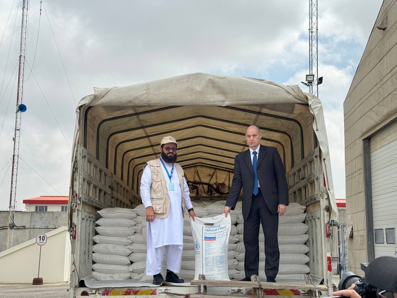 روسیه به افغانستان آرد کمک کرد