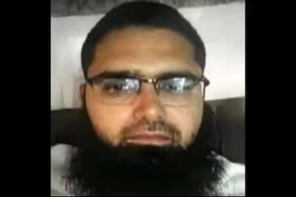 هند د لال کلا برید په تور د ډاکټر مظفر احمد د نیولو امر صادر کړ