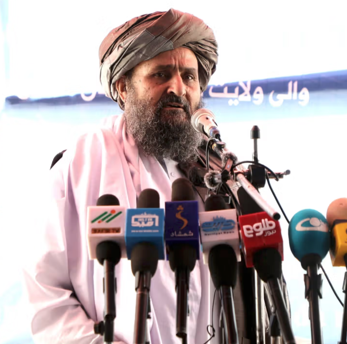 ملا عبدالغني برادر د افغانستان او ازبکستان ترمنځ د ویزې پرته د تګ‌راتګ غوښتنه کړې
