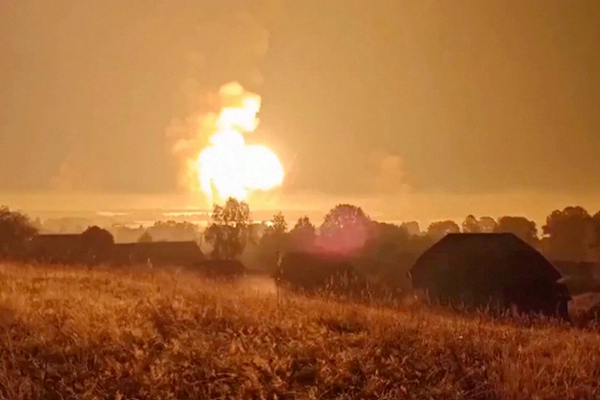 حمله پهپادی اوکراین به زرادخانه روسیه موجب انفجاری به قدرت یک «زمینلرزه کوچک» شد