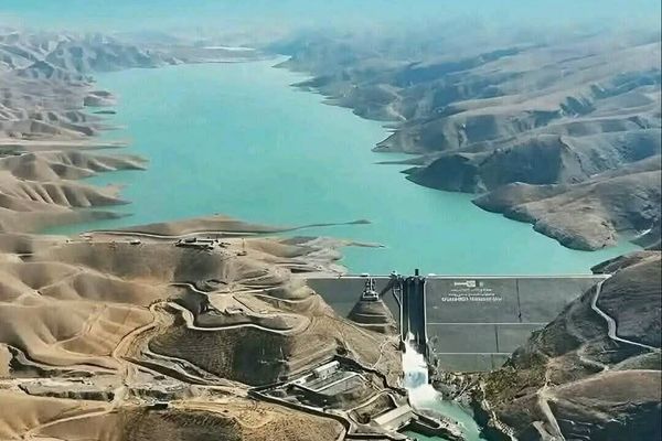 د ایران ولسمشر خپلو وزیرانو ته له طالبانو سره د حقابې په اړه د جدي خبرو لارښوونه کړې