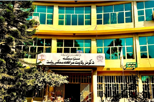 طالبانو په کونړ کې درې کسان په دُرو وهلي دي