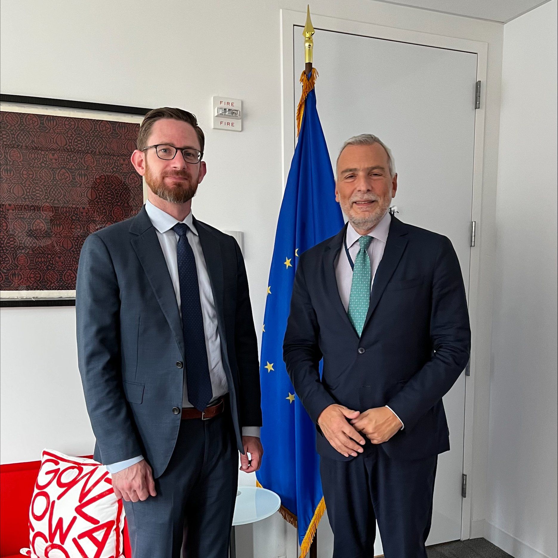 تام وست با دبیرکل سرویس اقدام خارجی اتحادیه اروپا درباره افغانستان گفتگو کرد