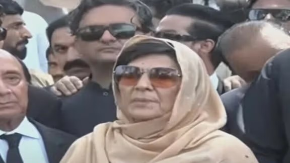 عليمه خان: عمران خان د شکنجې لپاره په انفرادي بند خونه کې ساتل شوی