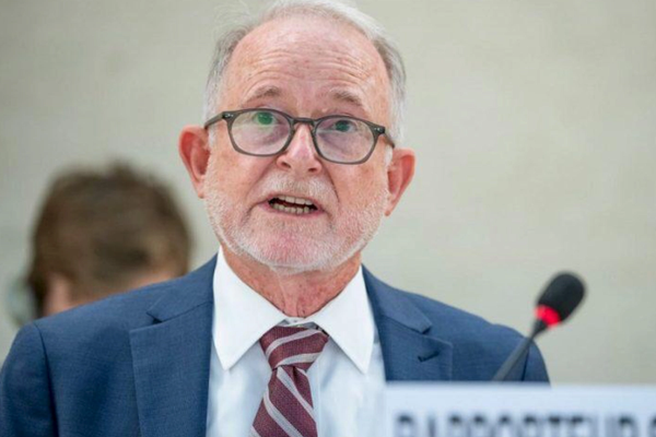 ریچارډ بېنېټ: د افغان ښځو غږ باید واورېدل شي څو د طالبانو د چلند ریښتینی ماهیت روښانه شي