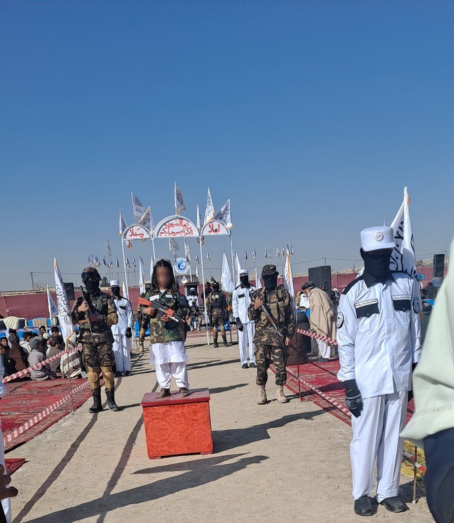 تبلیغ کودک‌سربازی طالبان در مراسم فراغت یک مدرسه دینی