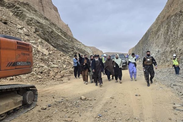 طالبانو د کابل – جلال اباد د دویم لین سړک له رغنیز شرکت څخه غوښتي چې ماشینري زیاته کړي