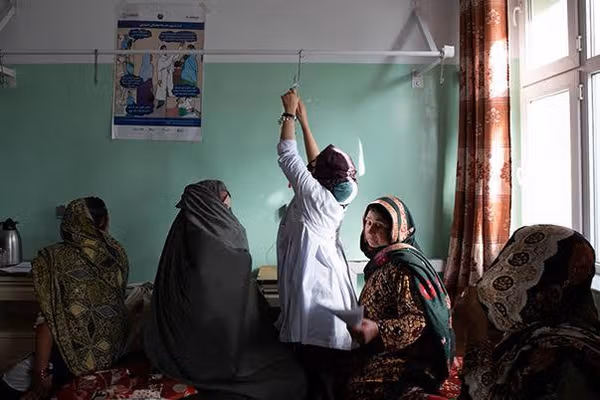 د روغتیا نړۍواله ورځ؛ افغانستان په اسیا پاسفیک هېوادونو کې د میندو د مړینې لوړه کچه لري