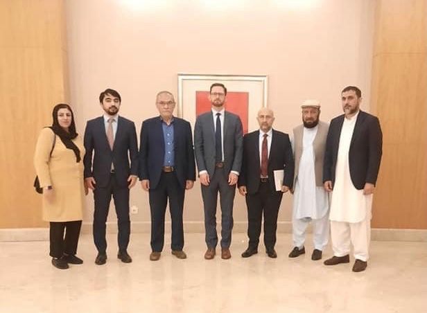 نماینده ویژه‌ امریکا برای افغانستان با نمایندگان احزاب ضد طالبان، در ترکیه دیدار کرد