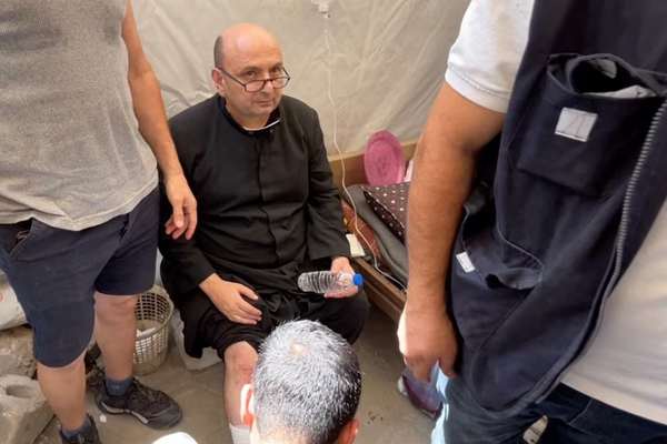 پاپ لئو از حمله مرگبار اسرائیل به کلیسای غزه ابراز تاسف کرد