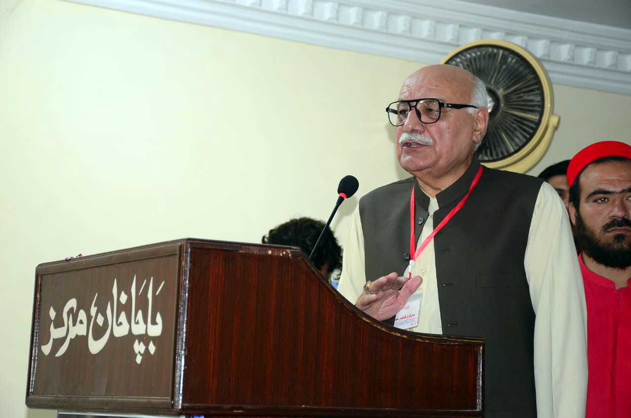 میاں افتخار حسین: عوامي نشنل ګوند د چا سیاسي لارښوونې نه مني