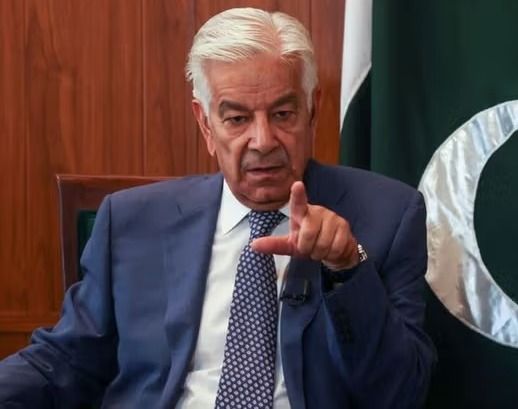 وزیر دفاع پاکستان: اگر طالبان شبه‌نظامیان را مهار نکند، حمله می‌کنیم