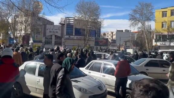 چهارمین روز اعتراضات در ایران؛ امریکا از جمهوری اسلامی خواست به سرکوب معترضان پایان دهد 