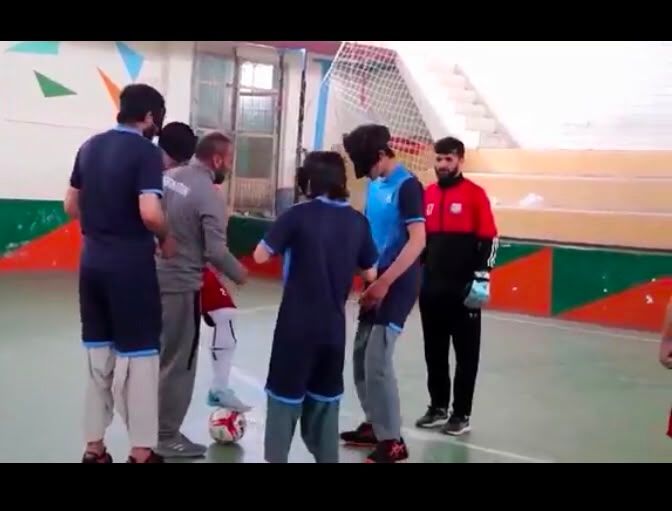 د نابینایانو د فوټسال څلور لوبډلې په غزني کې سیالۍ کوي