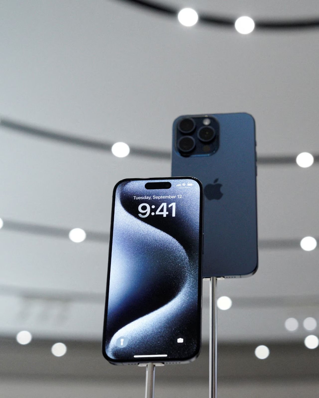 هبت‌الله از ملاها برای ممنوع کردن تلفن‌های هوشمند فتوا خواسته است