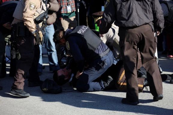 شیکاګو کې د مذهبي مشرانو د لاریون پر مهال شاوخوا ۲۱ کسان ونیول شول