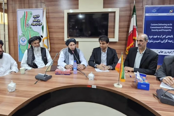 طالبانو له ایراني چارواکو سره پر سرحدي همکاریو خبرې وکړې